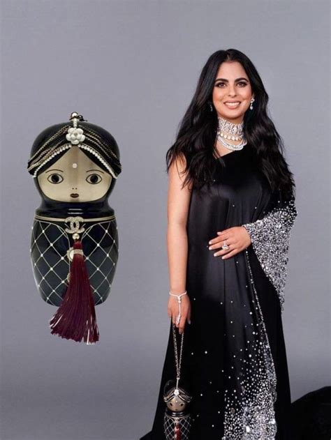 Met Gala 2023: Isha Ambani's ‘Doll Bag’ worth approx Rs 24 lakh grabs .